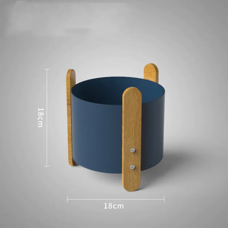 Macetero Nórdico de Hierro con Diseño Minimalista