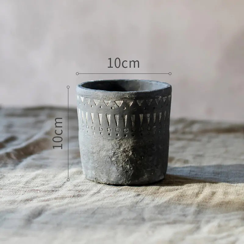 Jarrón Macetero de Cerámica Negra Vintage con Elementos Africanos
