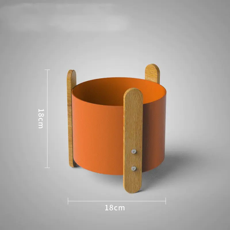 Macetero Nórdico de Hierro con Diseño Minimalista