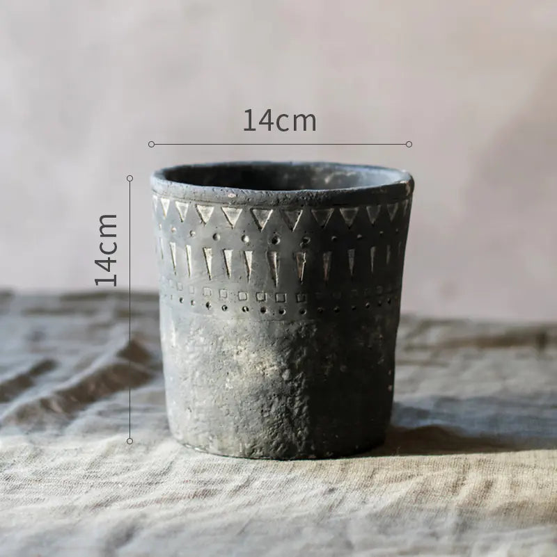 Jarrón Macetero de Cerámica Negra Vintage con Elementos Africanos