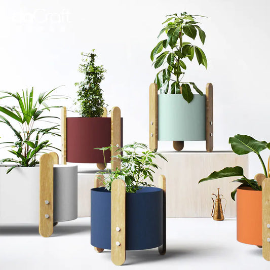 Macetero Nórdico de Hierro con Diseño Minimalista